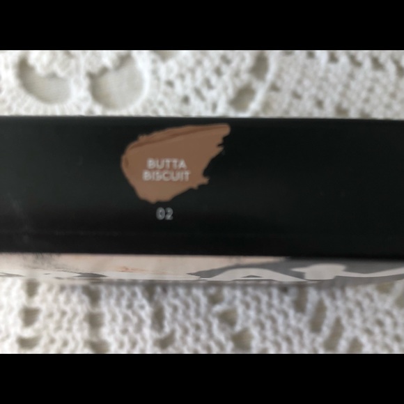 132-FENTY BEAUTY CHEEKS OUT FREESTYLE CREAM BRONZER BUTTA BISCUIT - Picture 6 of 7